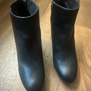 Bootie Stuart Weitzman  Boots